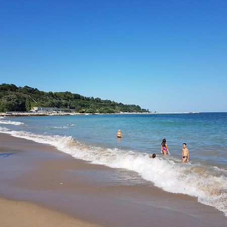 Chaika Sea Apartment Varna Extérieur photo